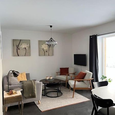 Fint Hus Naera Jaervsoebacken Villa Buitenkant foto