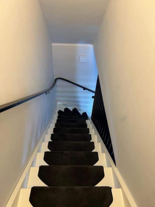 Fint Hus Naera Jaervsoebacken Villa Buitenkant foto