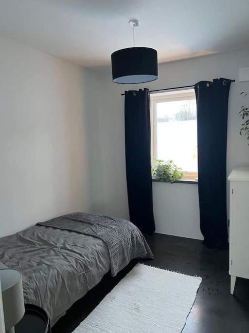 Fint Hus Naera Jaervsoebacken Villa Buitenkant foto